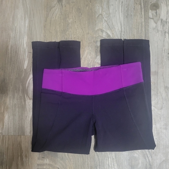 Lululemon Gather and crow crop with back split hem leggings size 6 - Picture 1 of 7